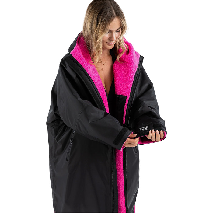 2024 Dryrobe Advance Long Sleeve Changing Robe V3 DALSV3 - Black / Pink